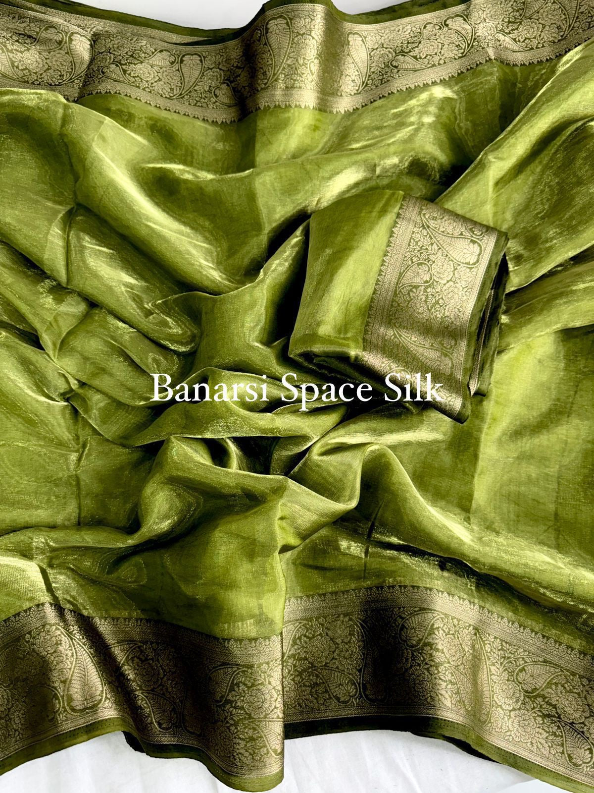 Banarsi Space Silk Saree With Running Blouse & Pallu