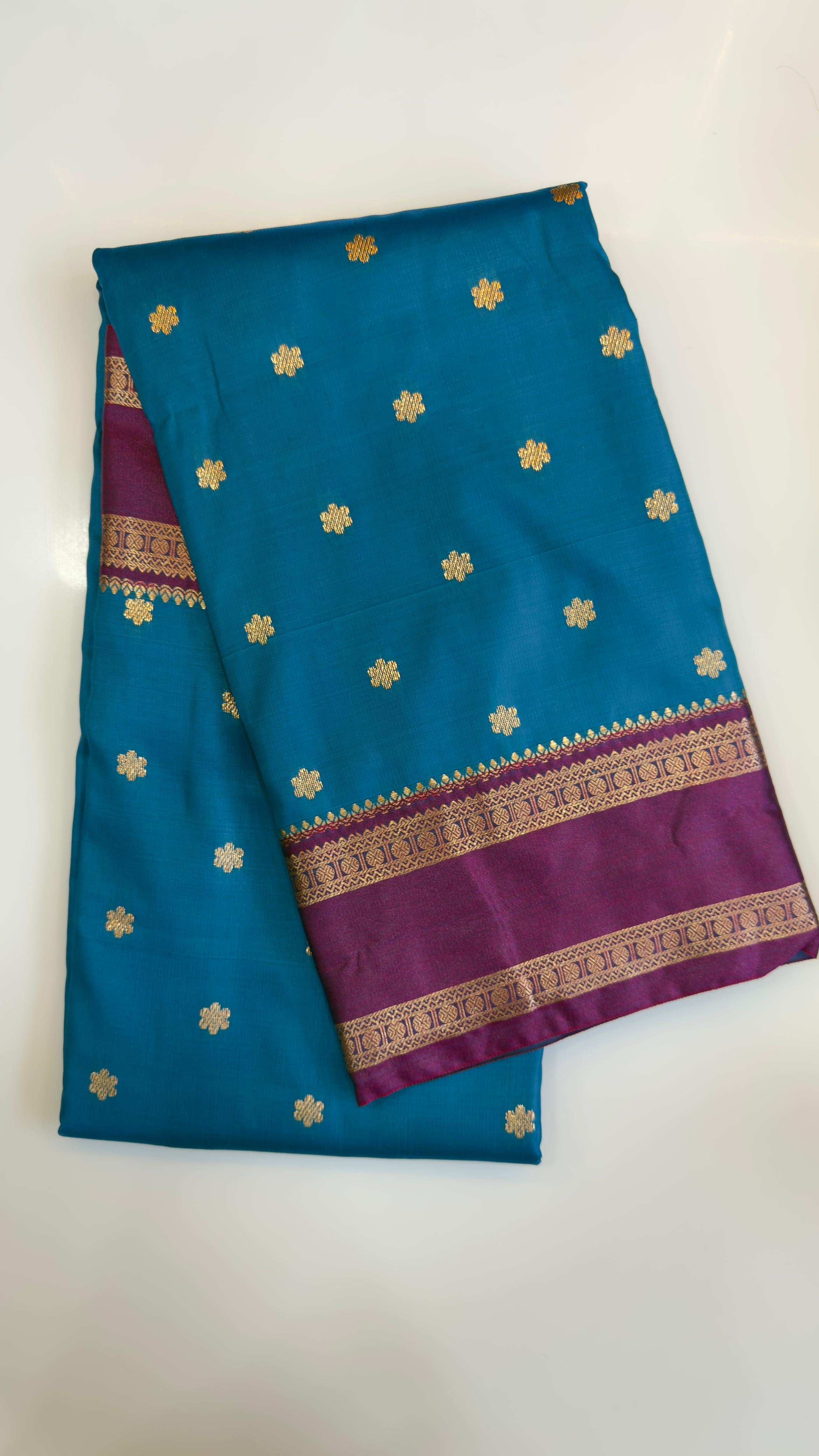 Narayani Pattu sarees small border