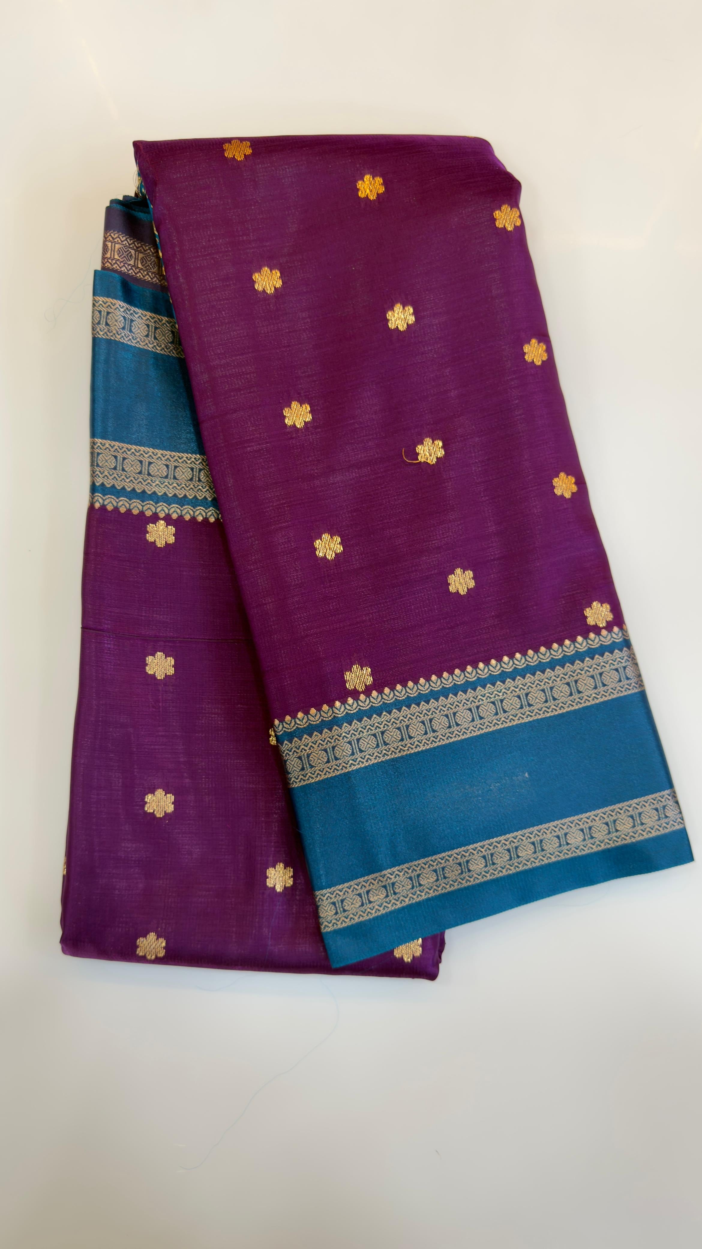 Narayani Pattu sarees small border