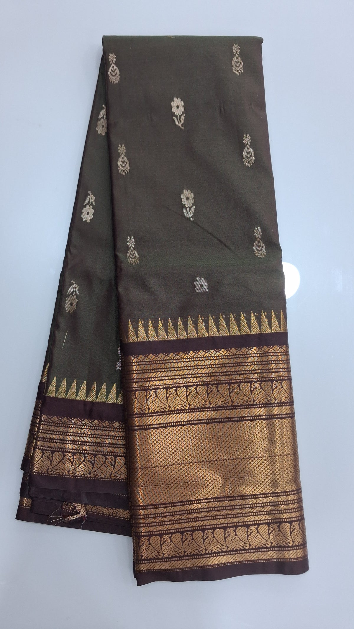 Vintage Gadwal soft semi pattu sarees