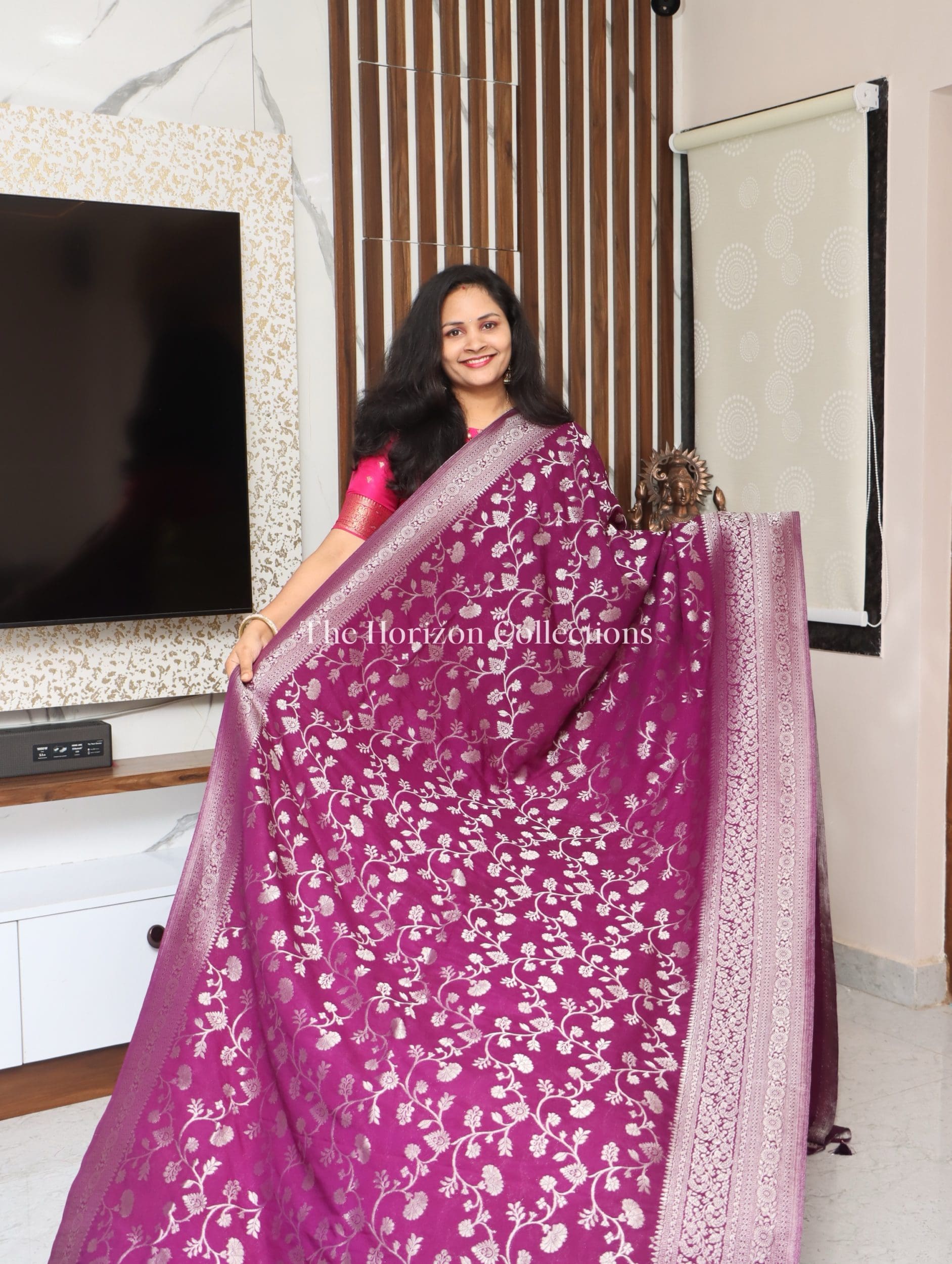 Elegant Viscose Banarasi Saree with Zari Borders