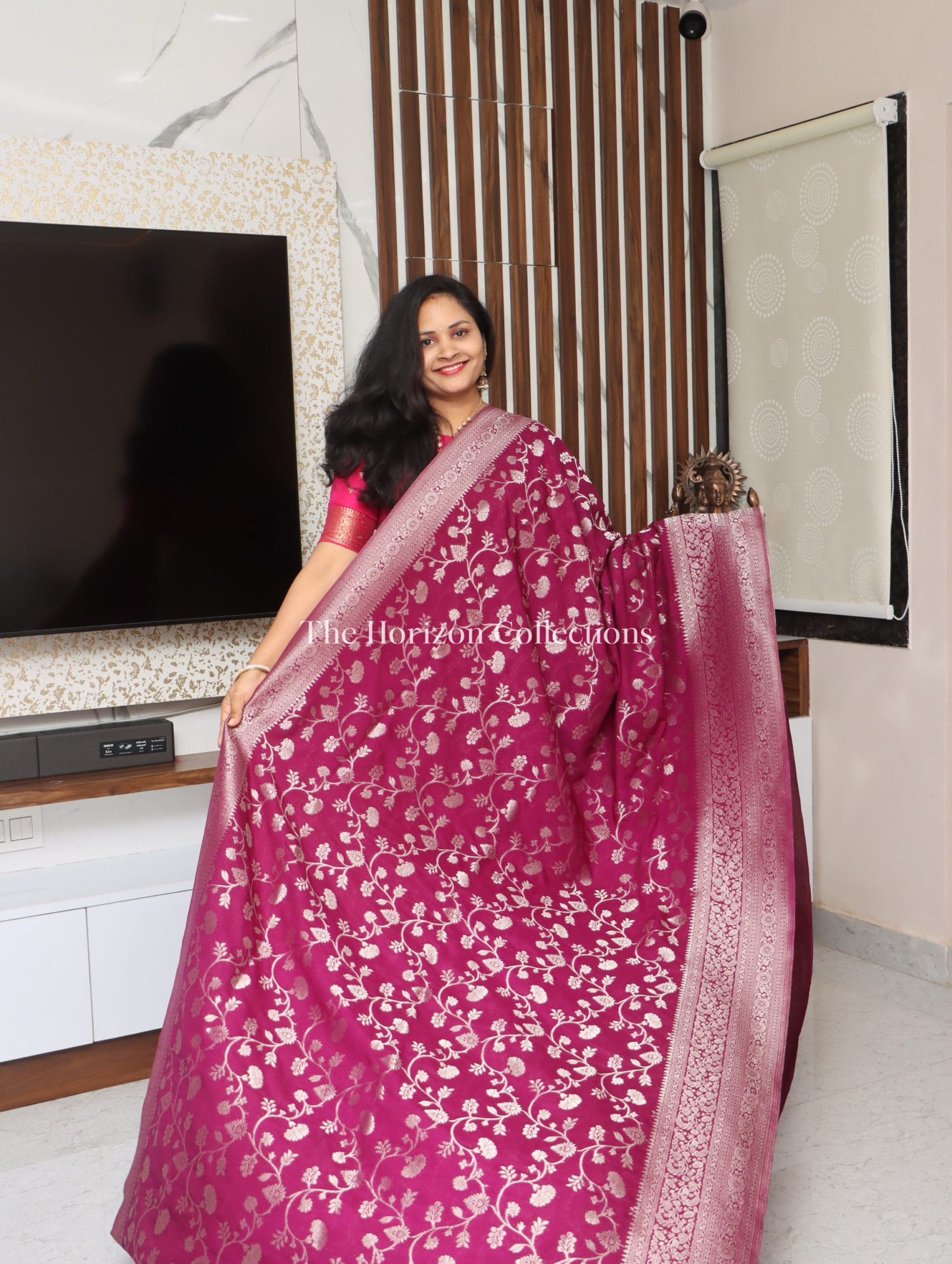 Elegant Viscose Banarasi Saree with Zari Borders
