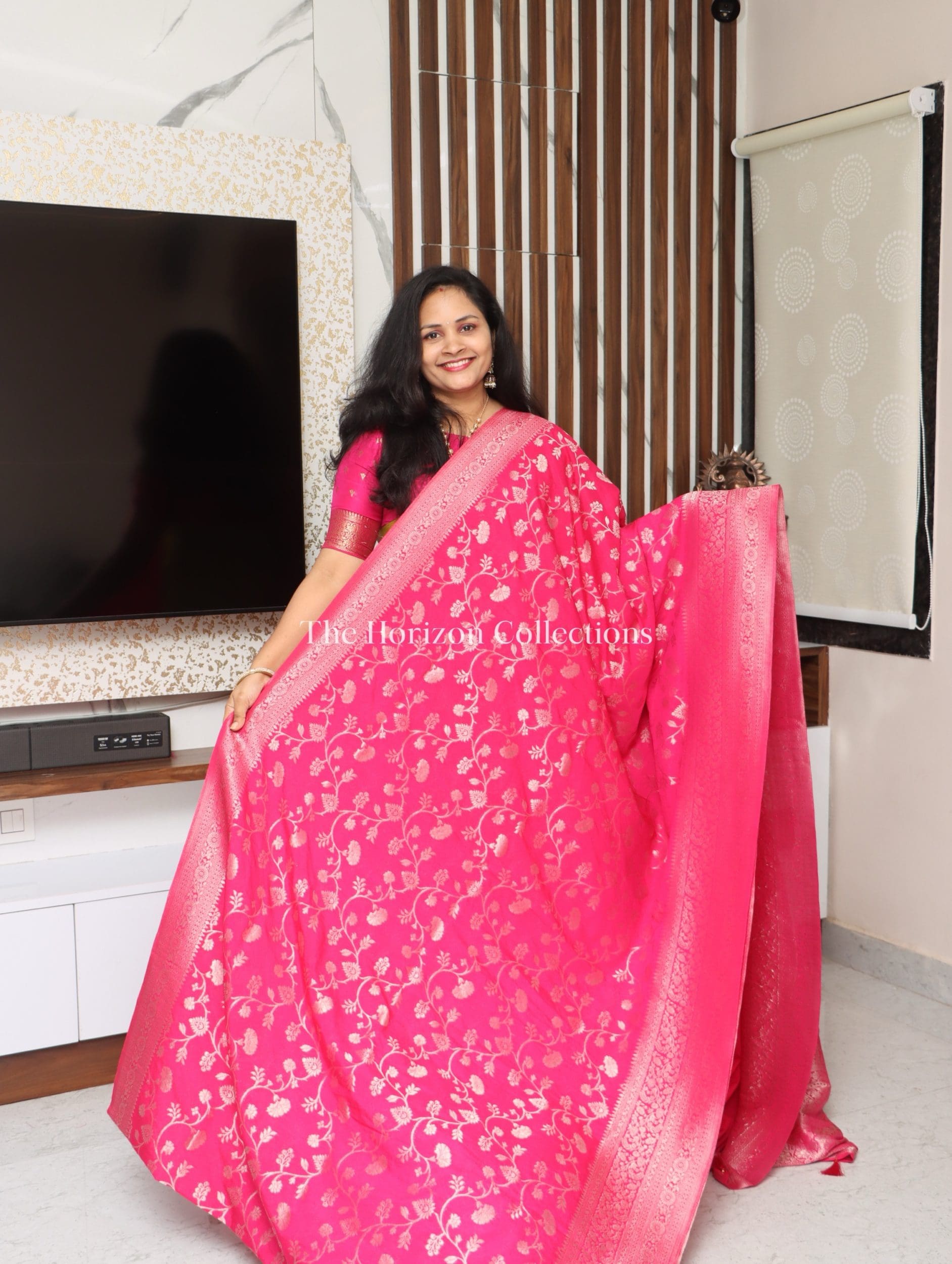 Elegant Viscose Banarasi Saree with Zari Borders