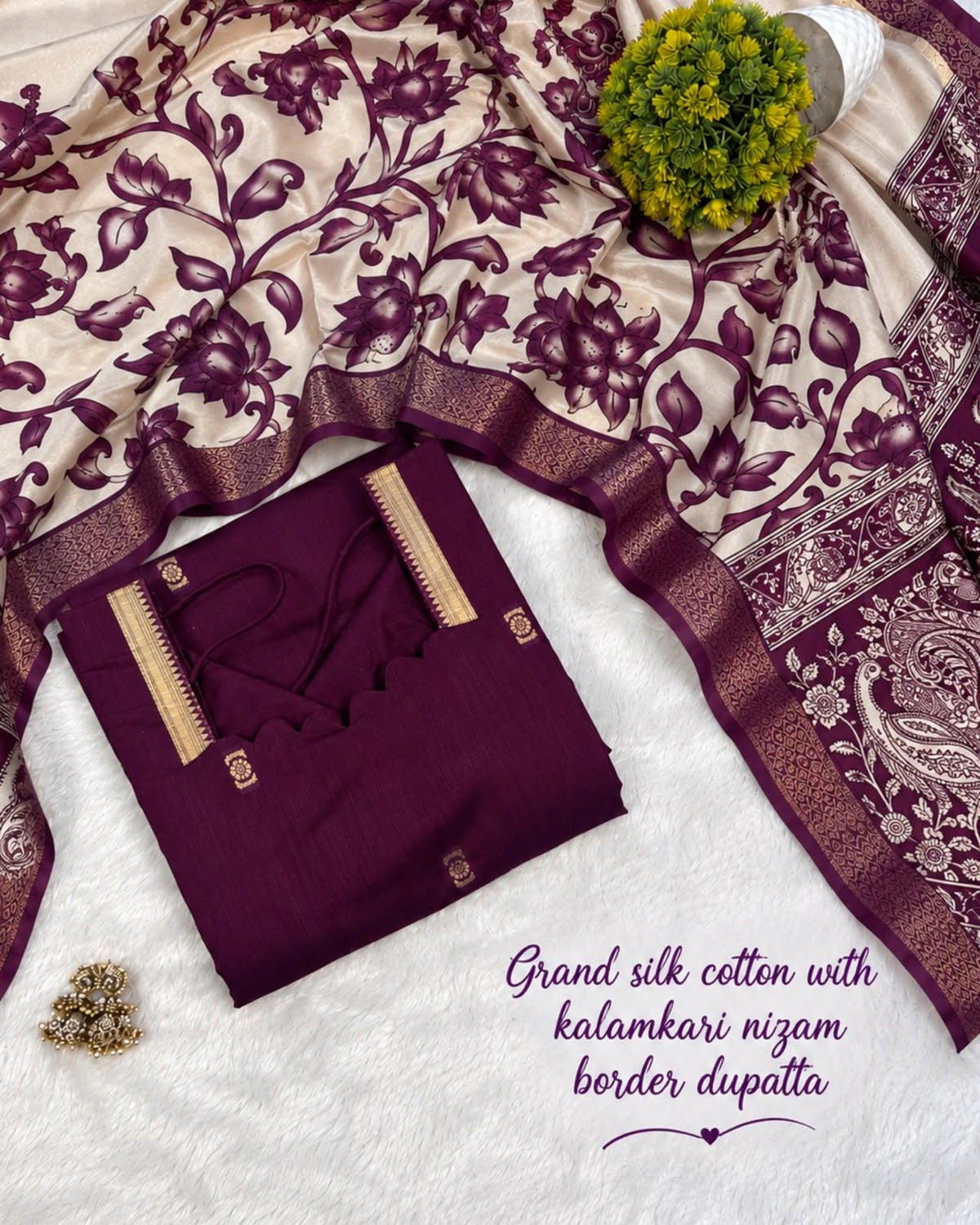 Mangalagiri Butta Silk cotton Top with Chennuri Silk Kalamkari Dupatta(NON-STORE)