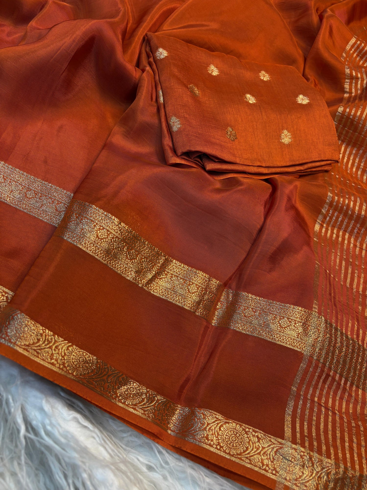 Pure Viscose mysoor Crepe silk saree with original Zari jacquard border(NON-STORE)