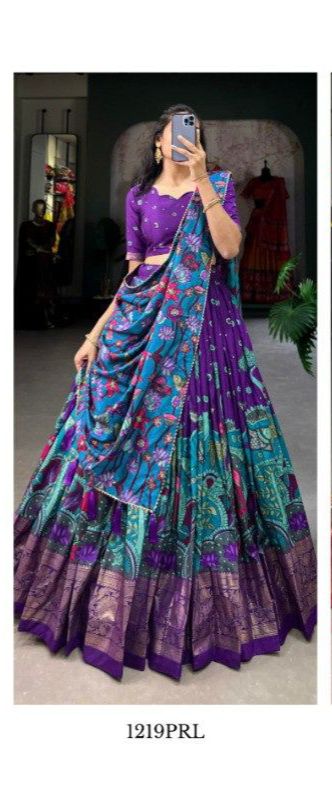 Dola silk lehenga with Kalamkari deagin