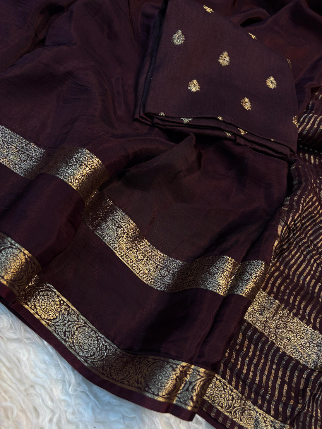 Pure Viscose mysoor Crepe silk saree with original Zari jacquard border(NON-STORE)
