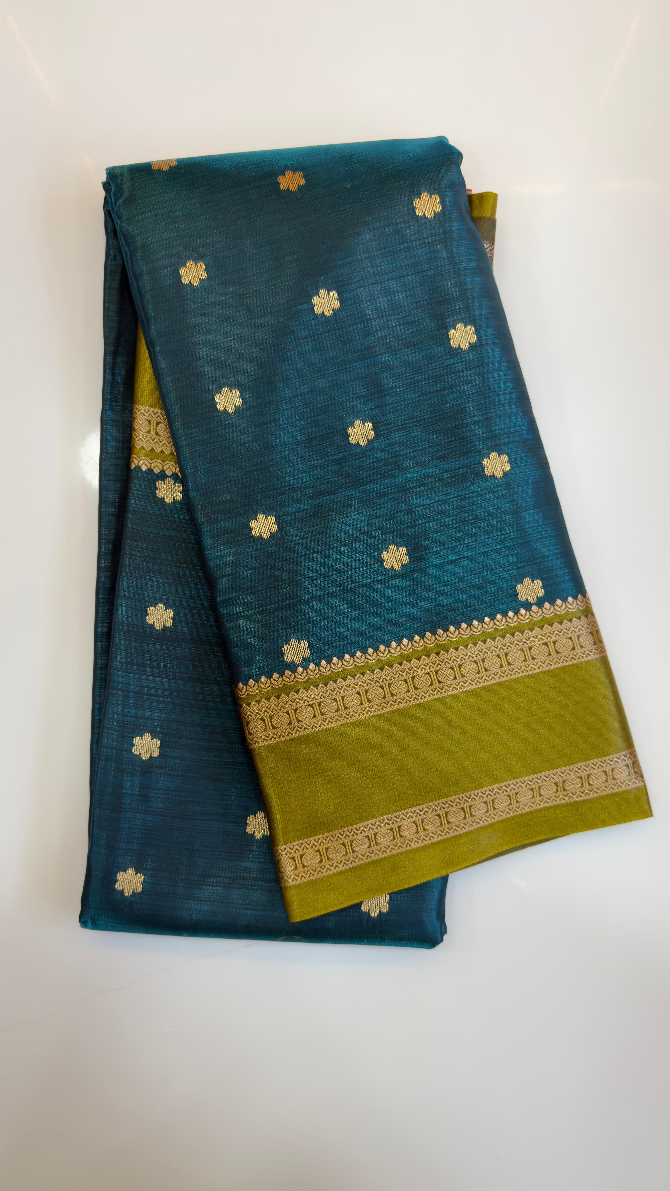 Narayani Pattu sarees small border
