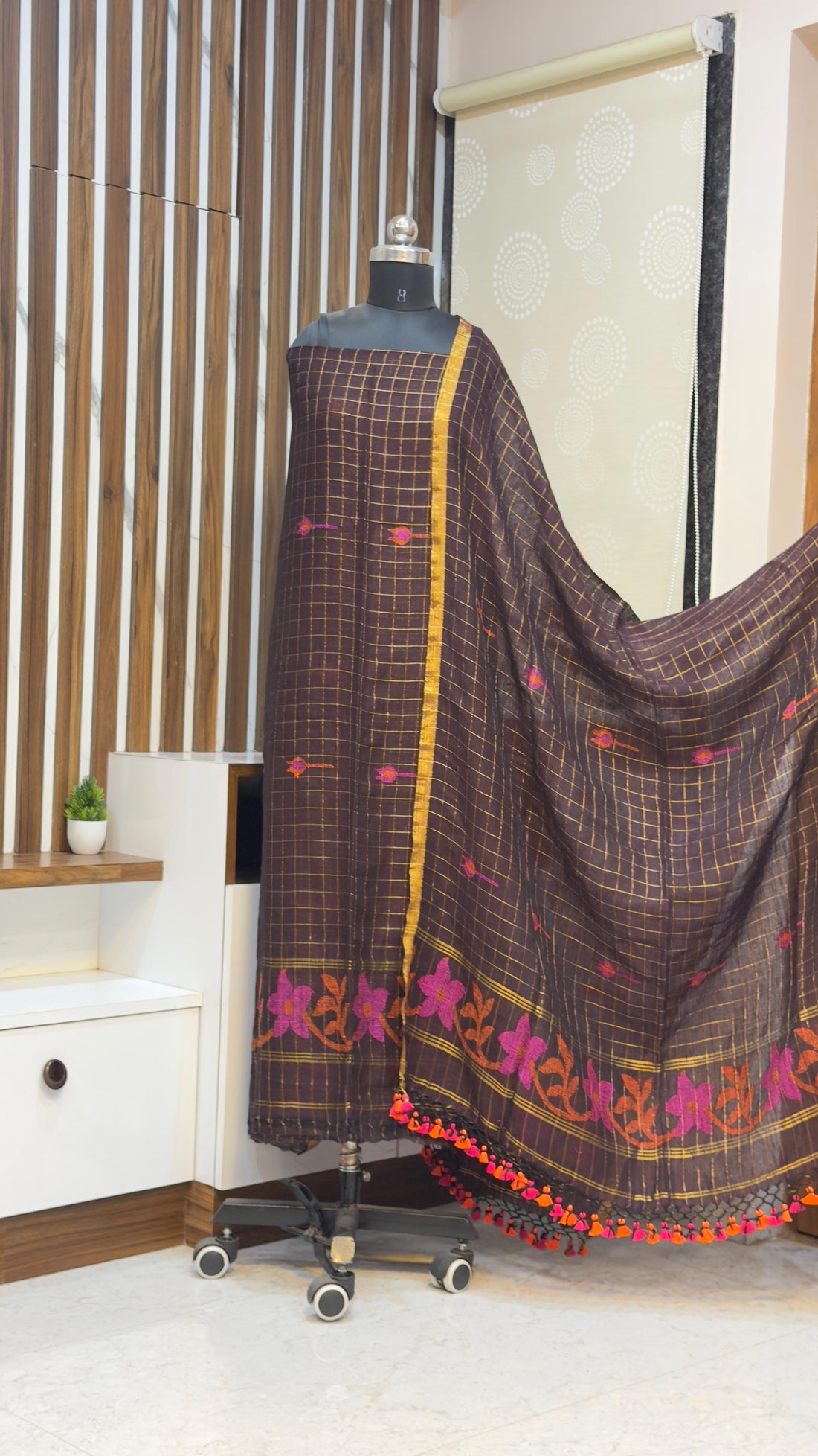 Handloom Lenin Jamdhani Dress materials
