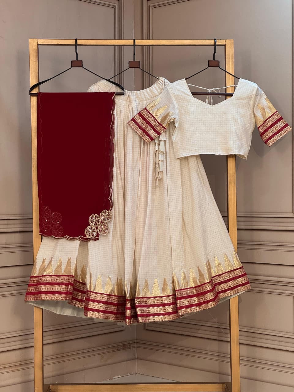 Premium Viscose jacquard Lehenga Choli Set with Contrast Dupatta(NON-STORE)