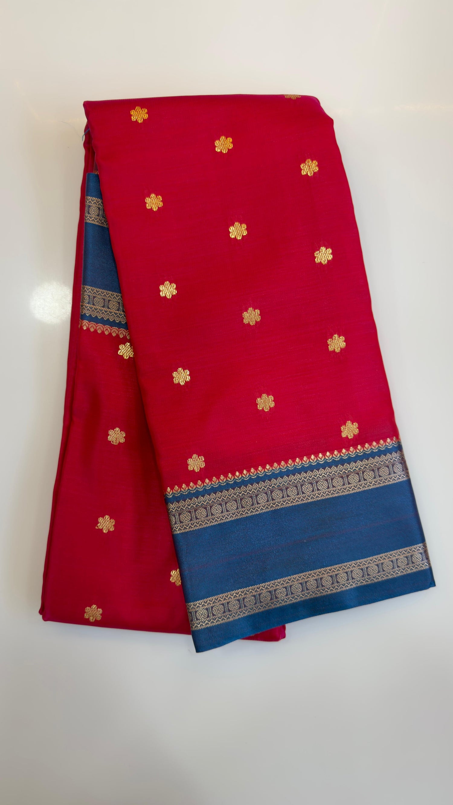 Narayani Pattu sarees small border
