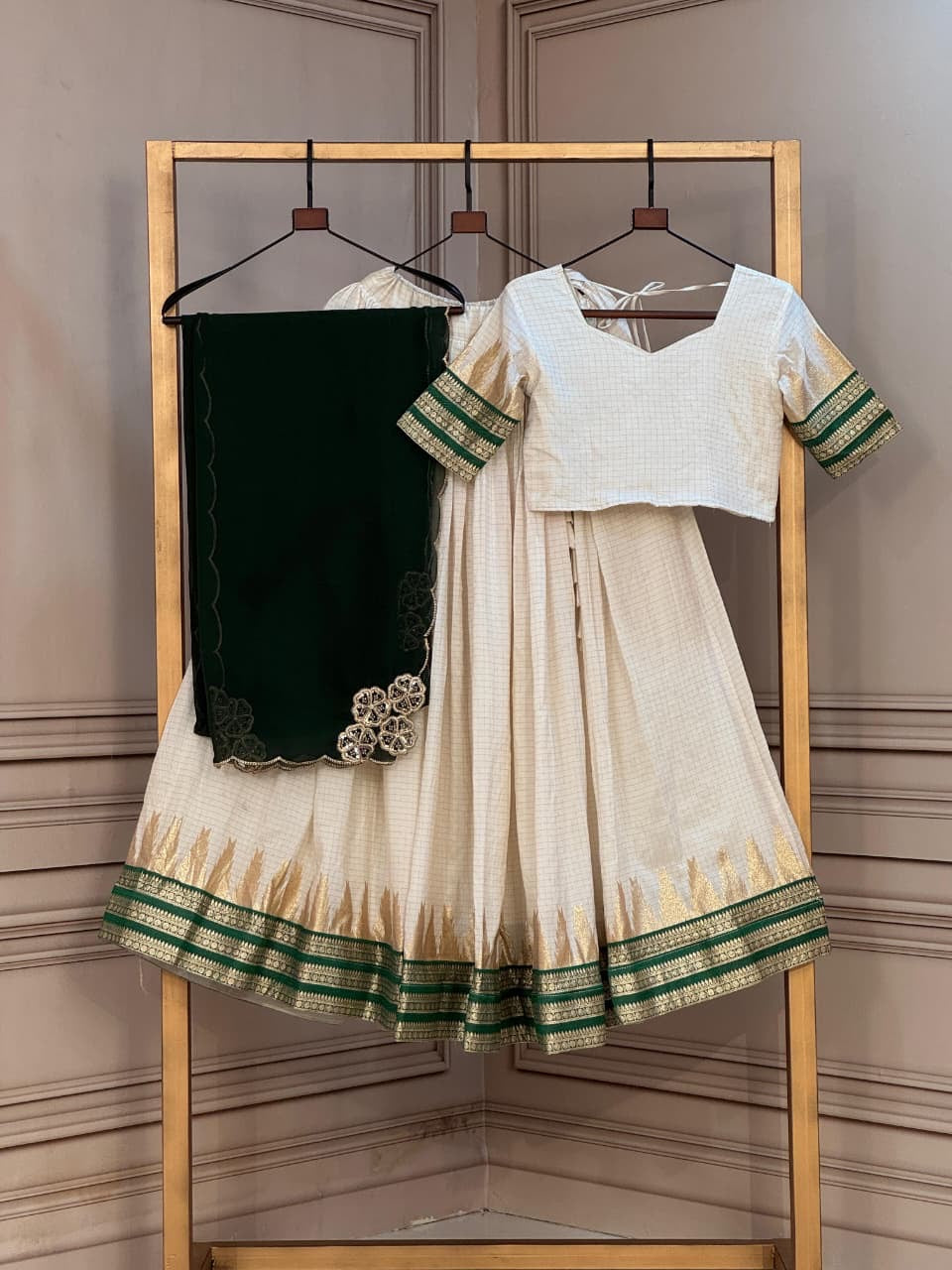 Premium Viscose jacquard Lehenga Choli Set with Contrast Dupatta(NON-STORE)