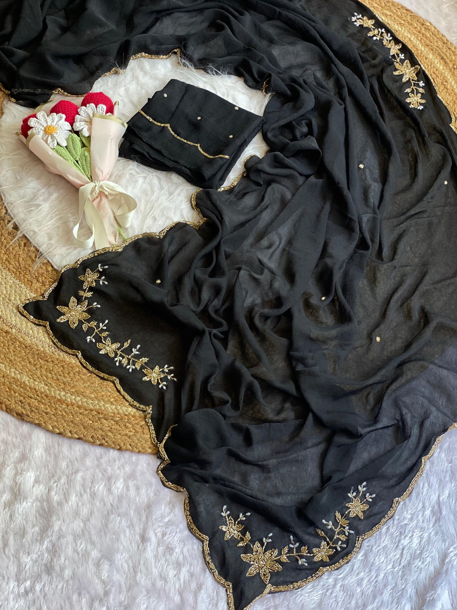 Soft Crush Silk Saree With Premium Handwork(NON-STORE)