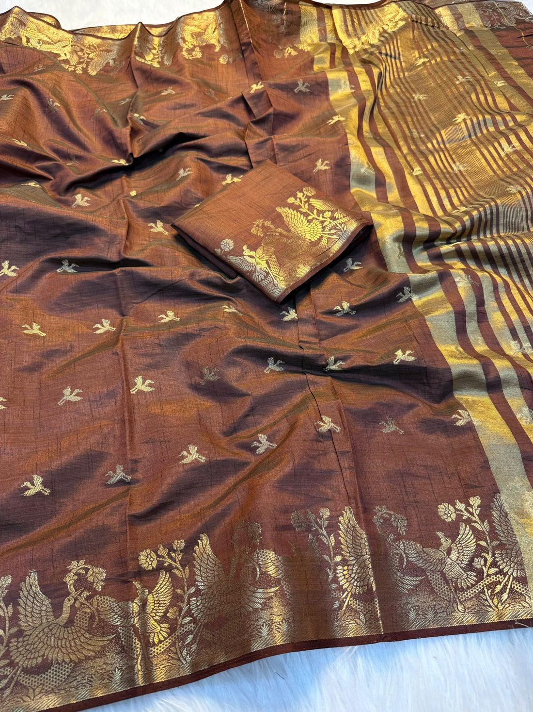 Soft Tusser silk saree with Chit Pallu Saree With Running Blouse(NON-STORE)