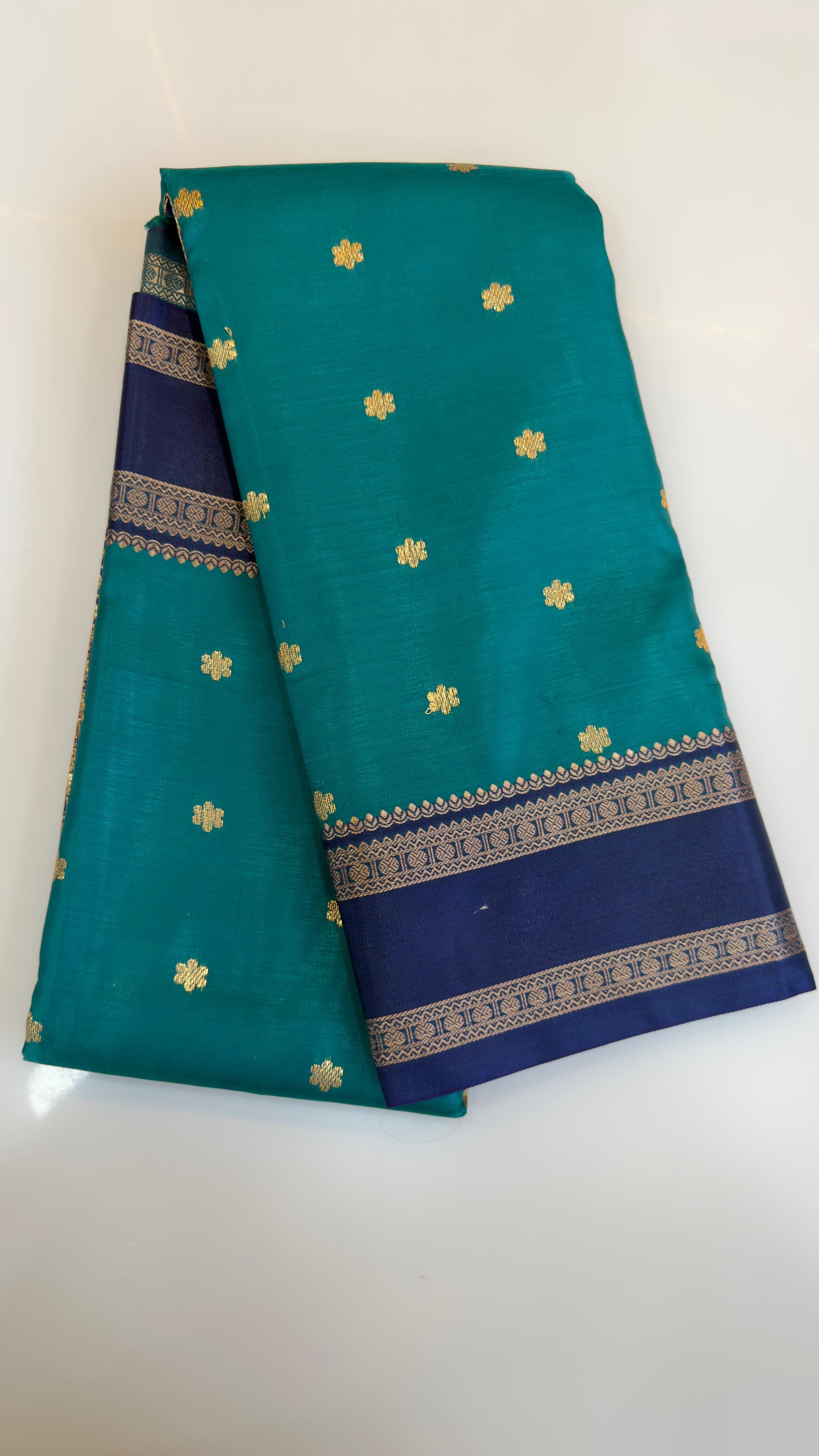 Narayani Pattu sarees small border