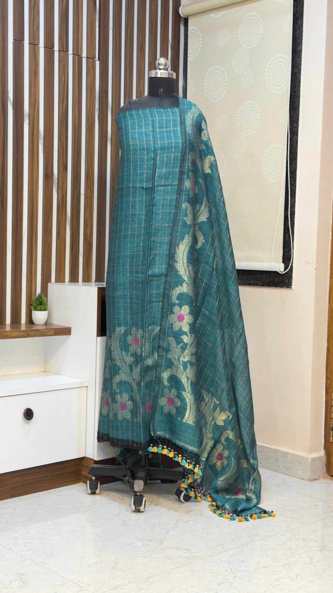 Handloom Lenin Jamdhani Dress materials