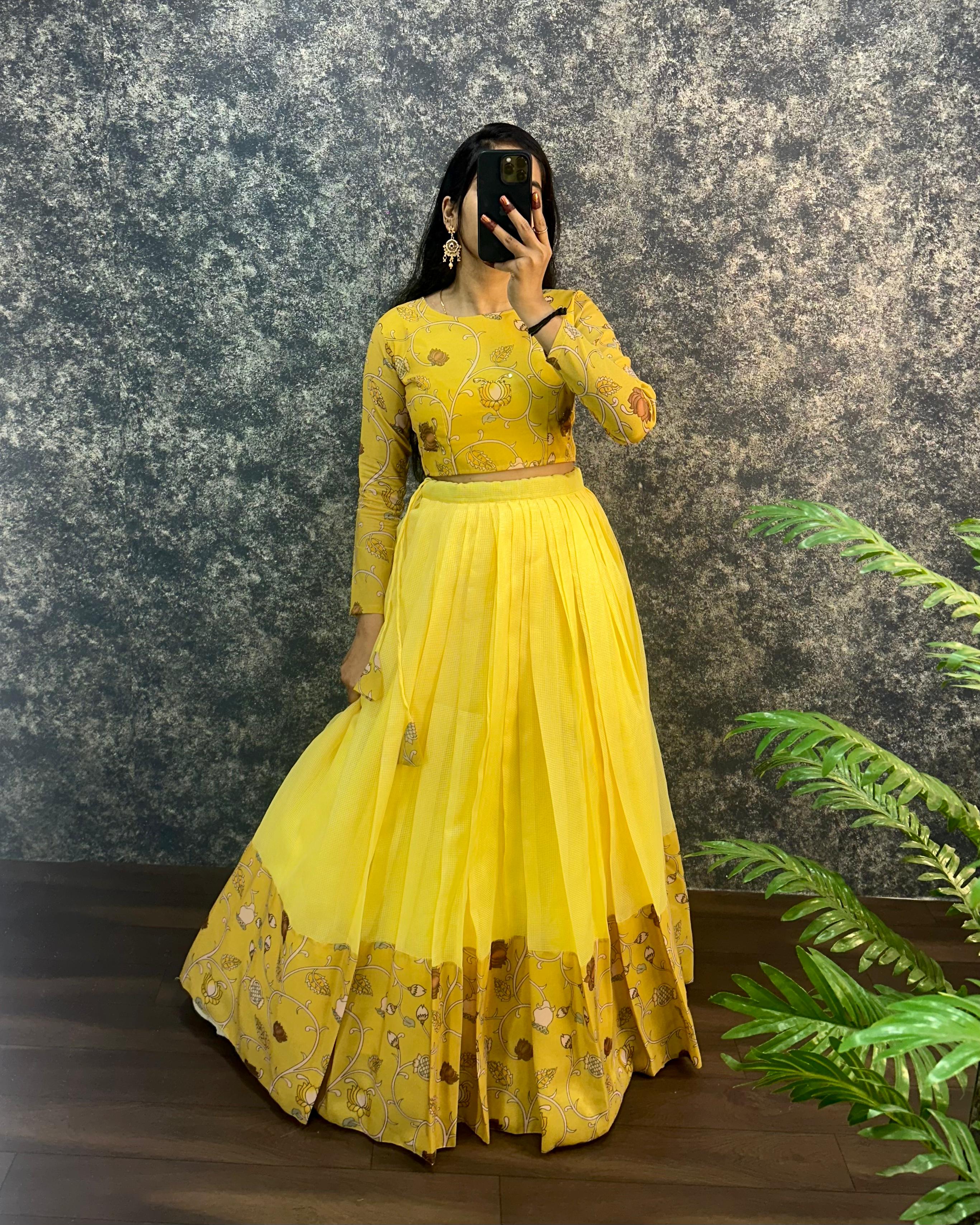 Crop-top Lehenga