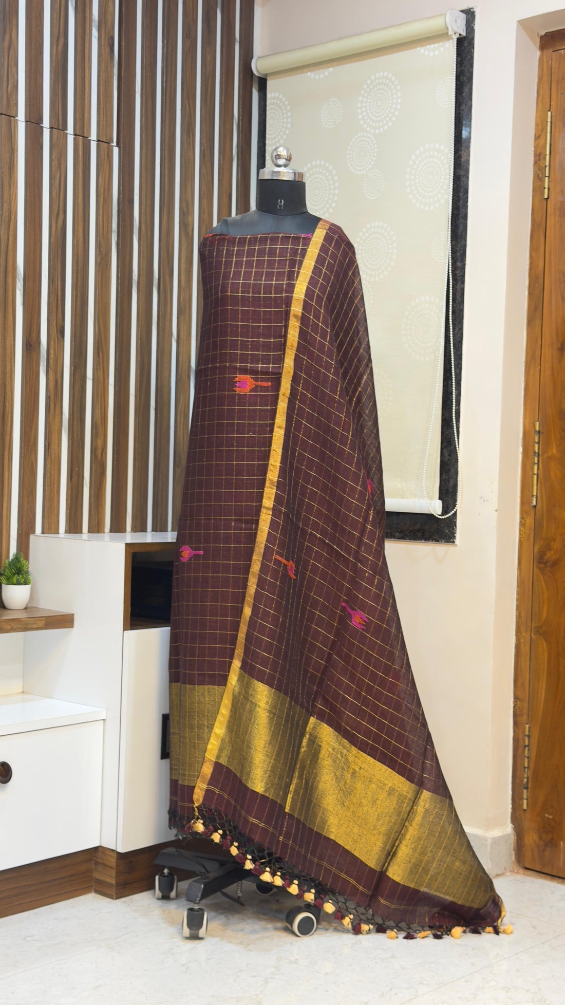 Handloom Lenin Jamdhani Dress materials