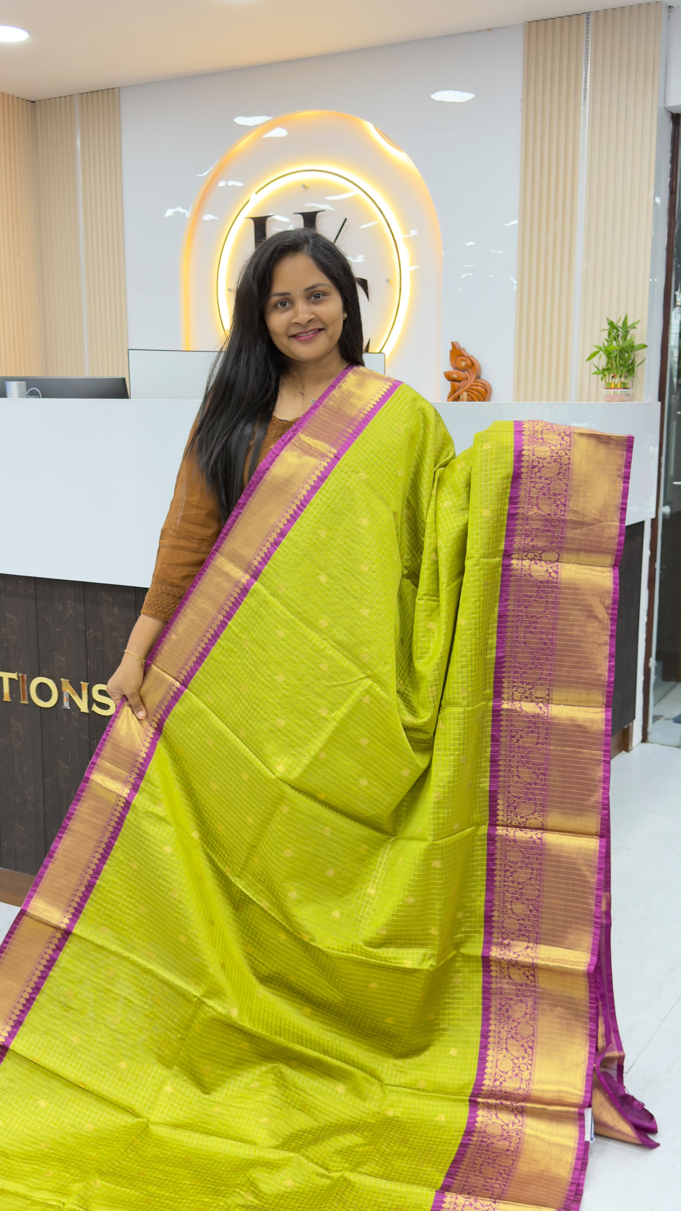 Vintage Banarasi chexs in budget range