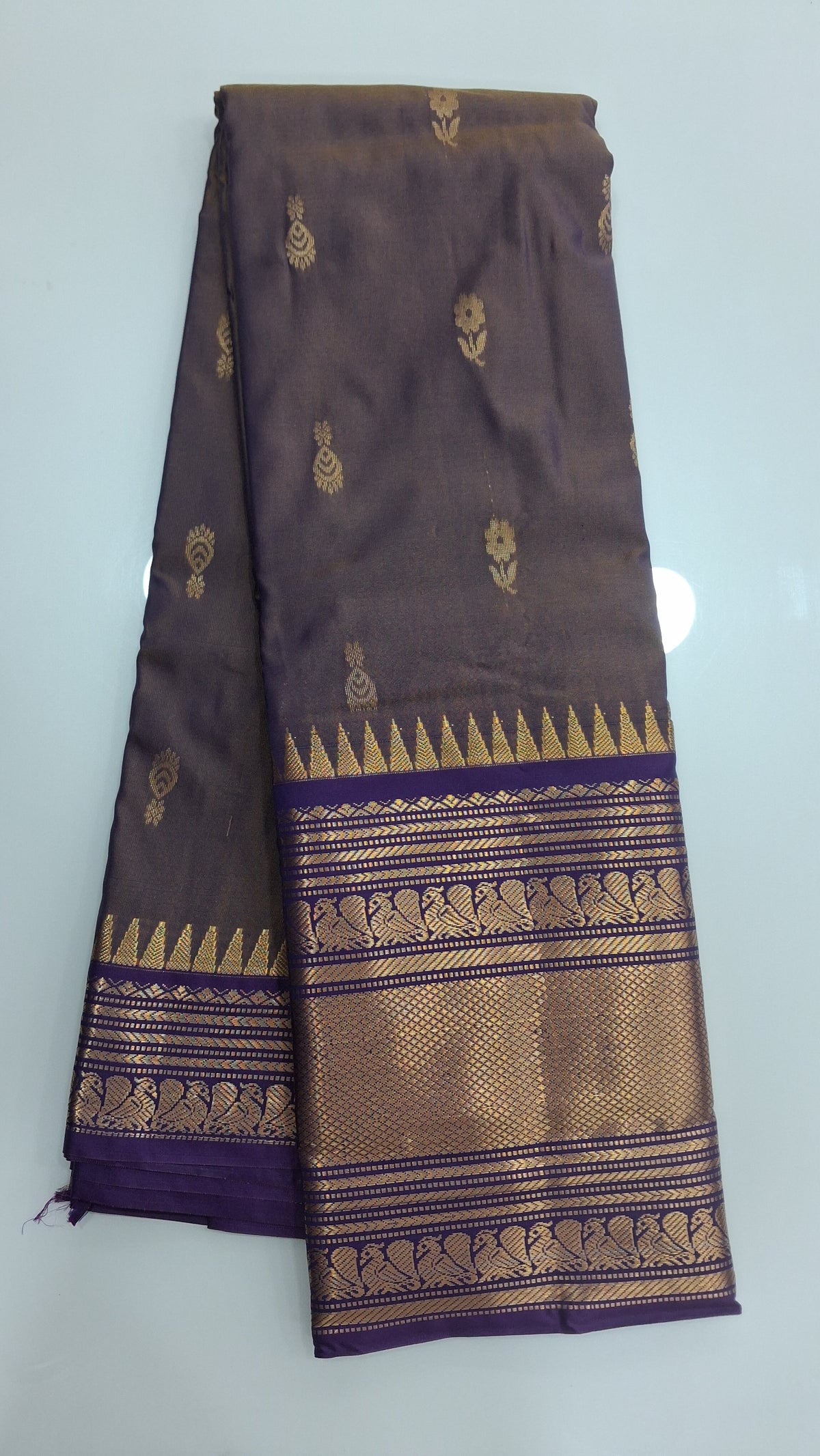 Vintage Gadwal Soft Semi pattu sarees