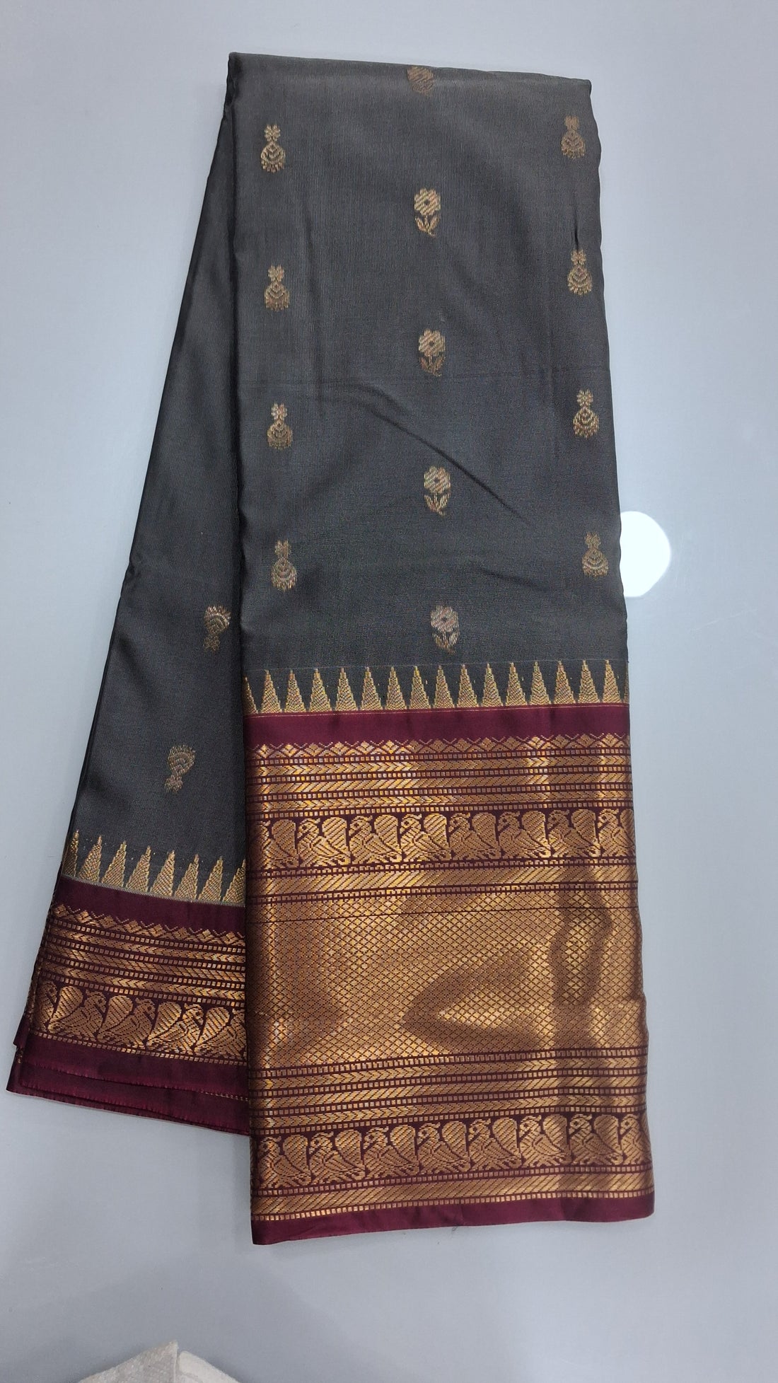 Vintage Gadwal Soft semi pattu sarees