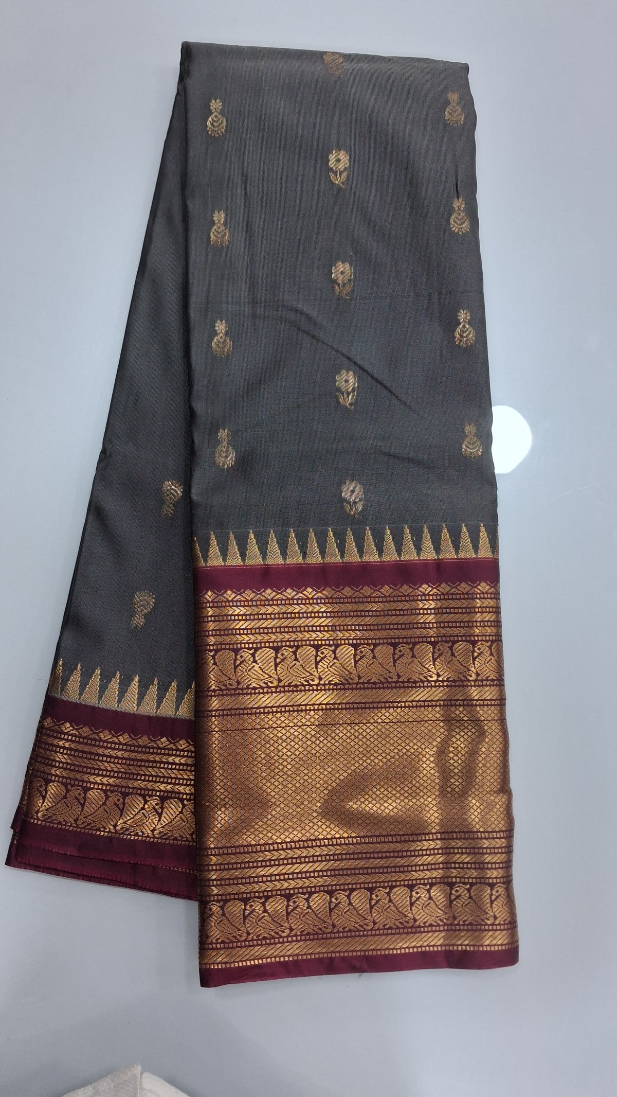 Vintage Gadwal Soft semi pattu sarees