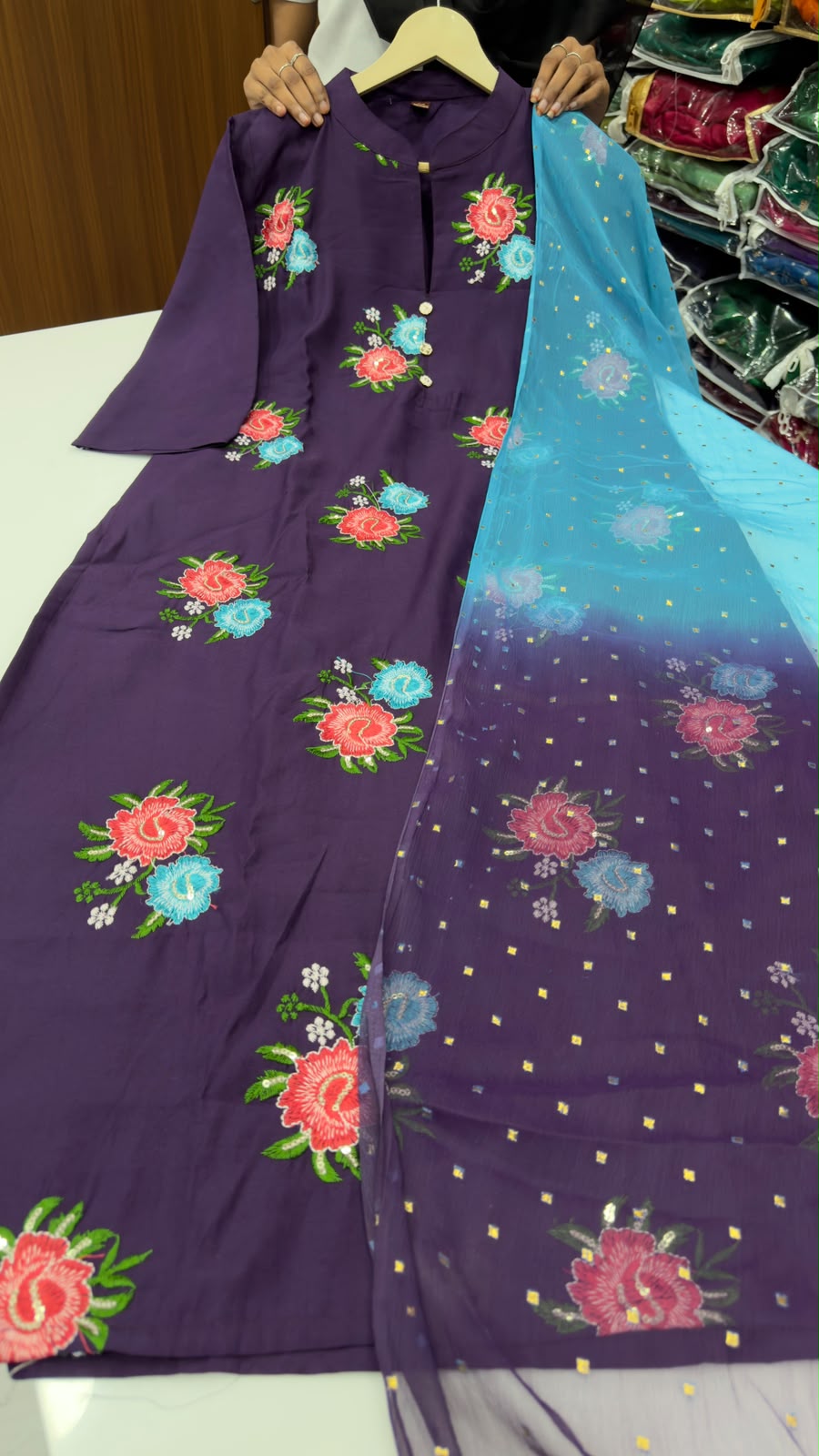 Roman silk 3 piece collar neck set
