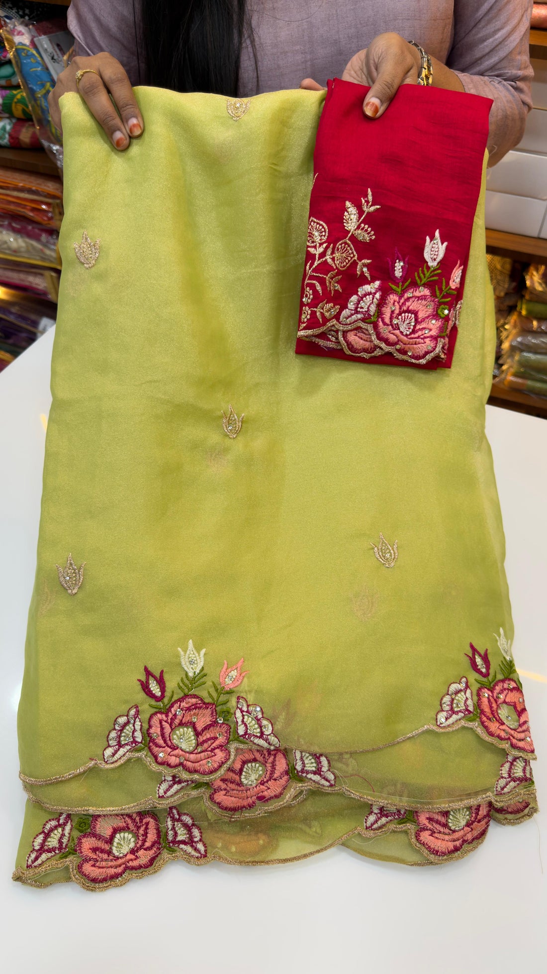 Floral scalloped party wear saree