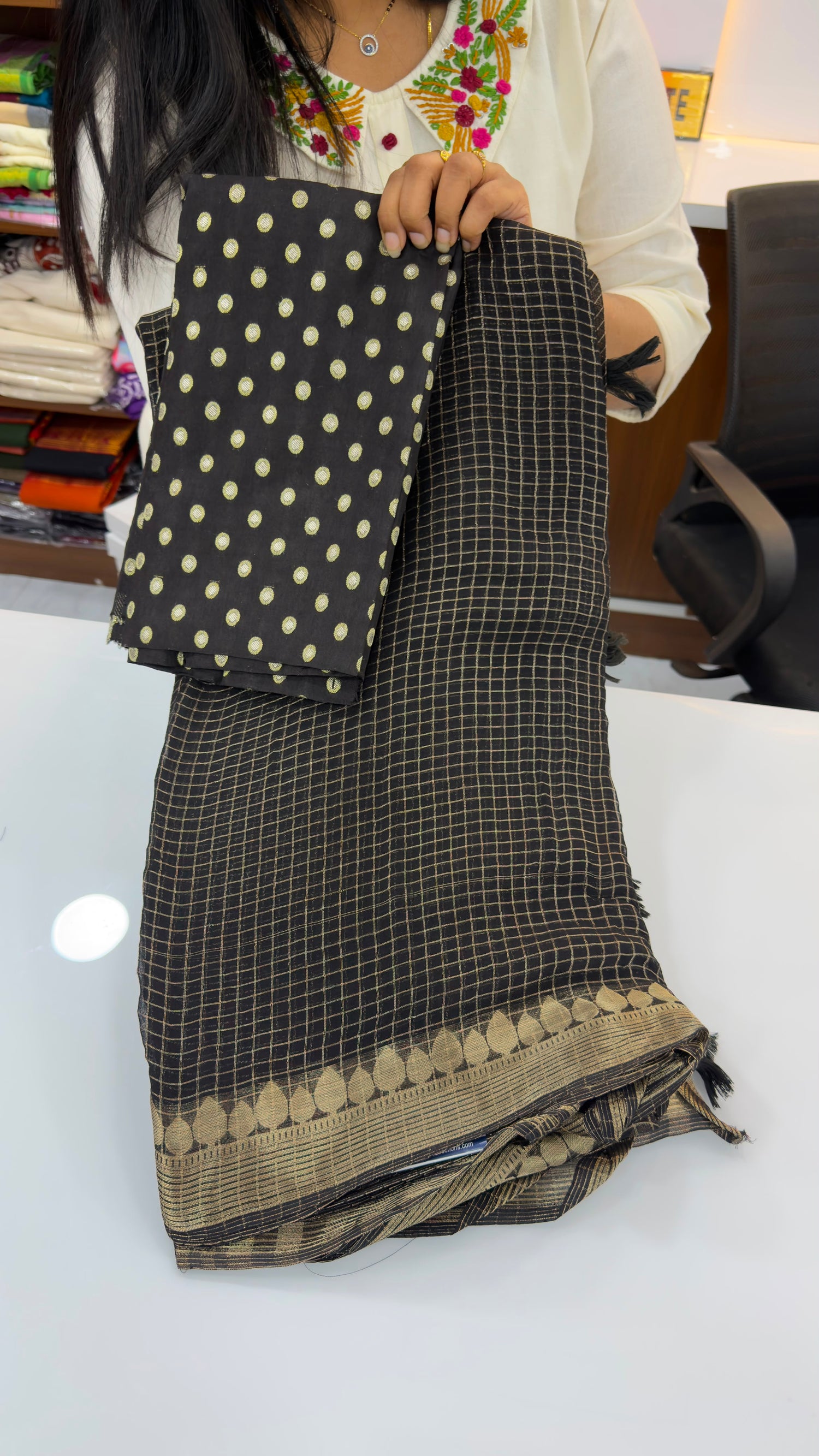 Banarasi chexs pattern Georgette sarees with zari woven border