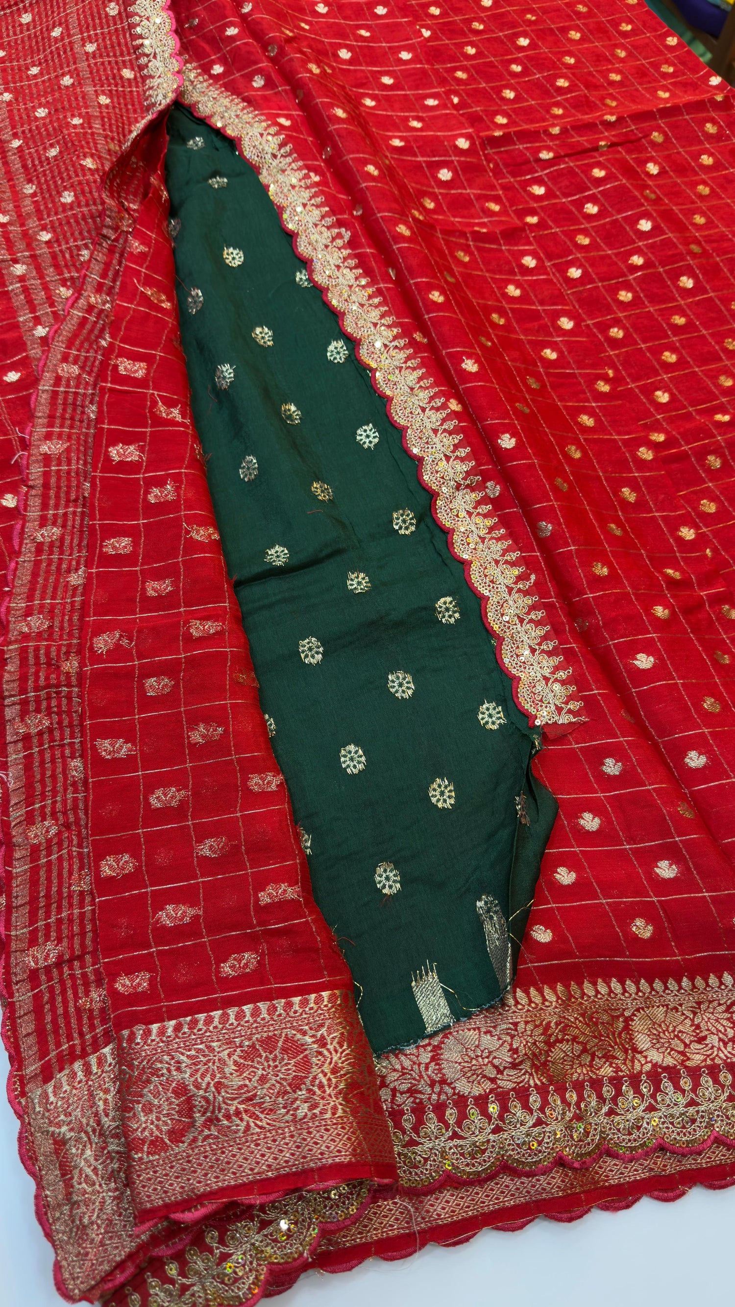 Chinon Banarasi Saree with laces