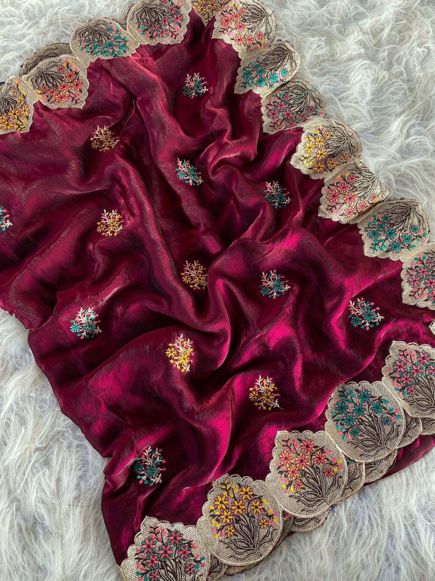 Space silk with Scalloped designer borders