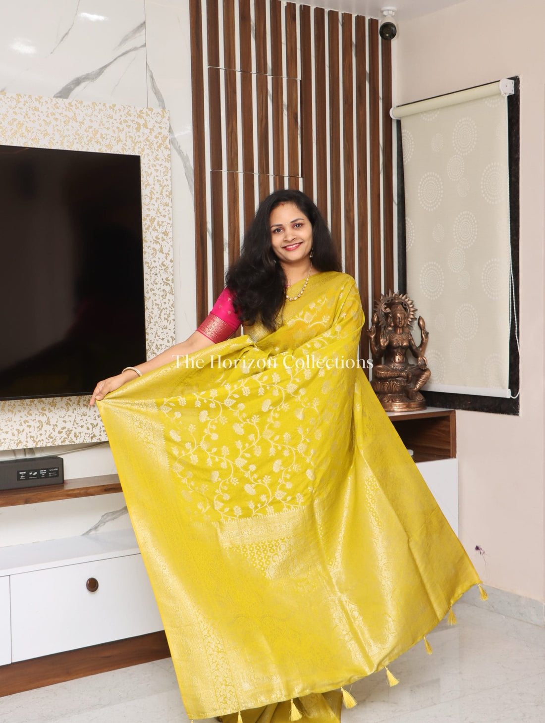 Elegant Viscose Banarasi Saree with Zari Borders