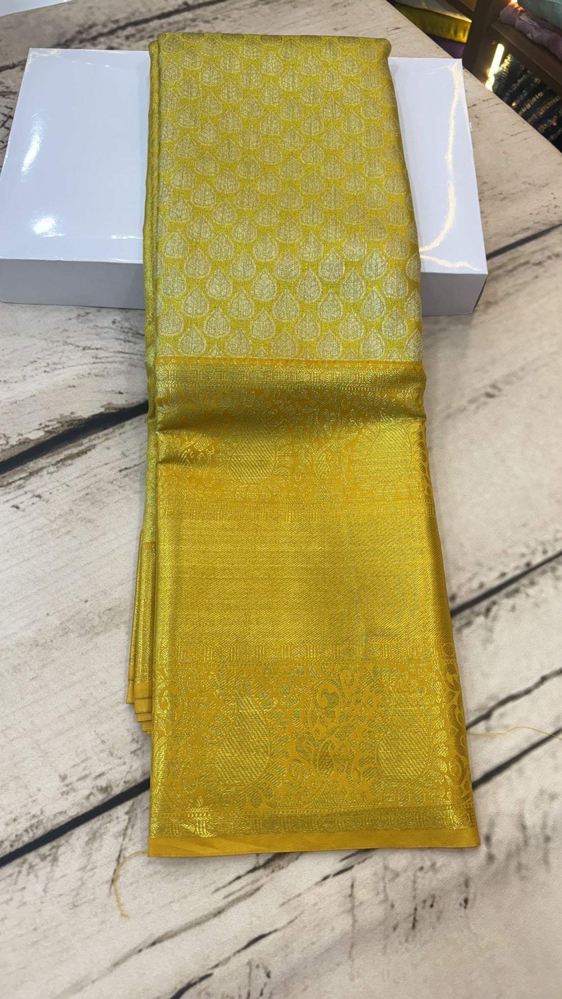 Semi Kanchi pattu
