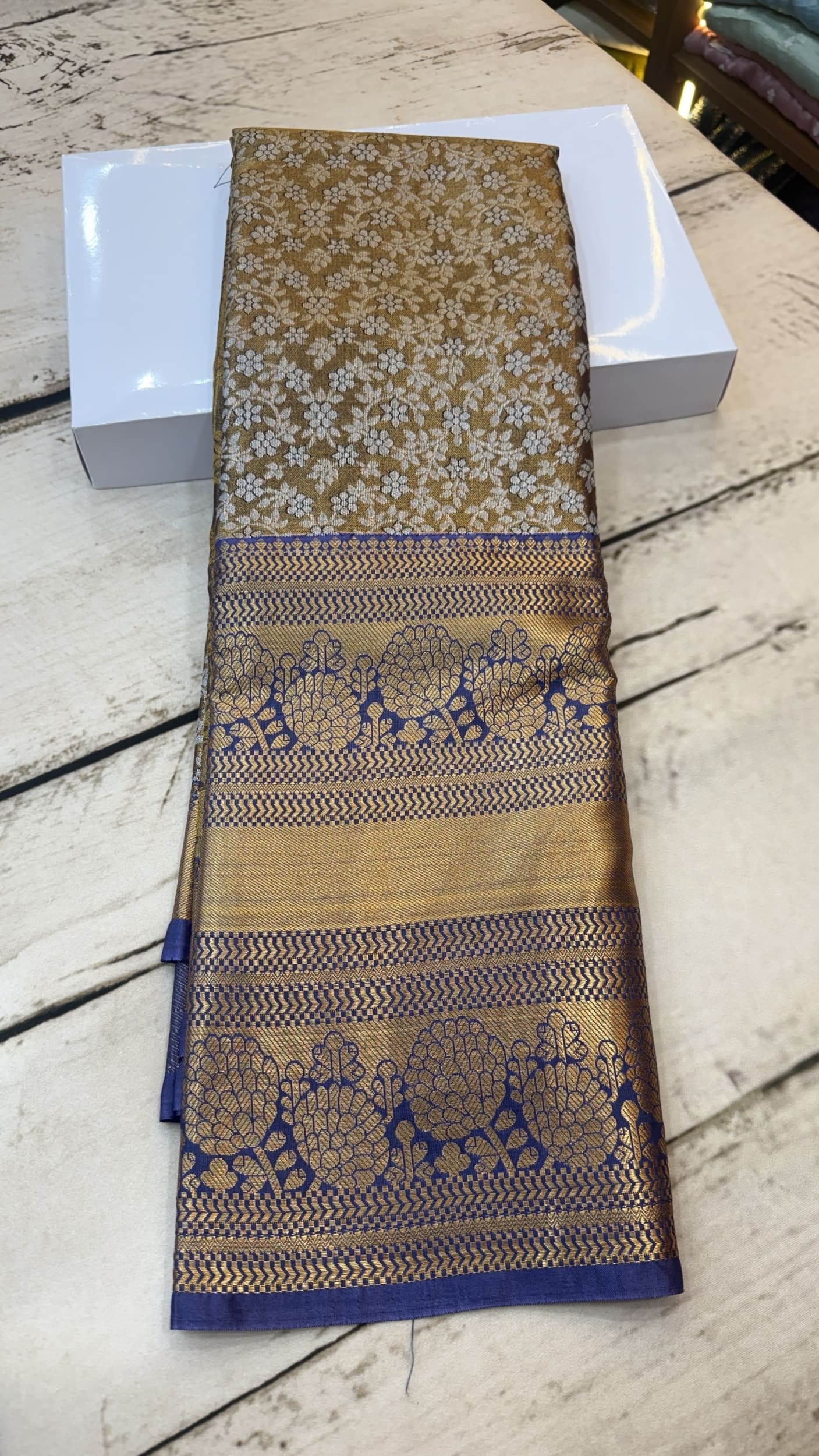 Semi Kanchi pattu