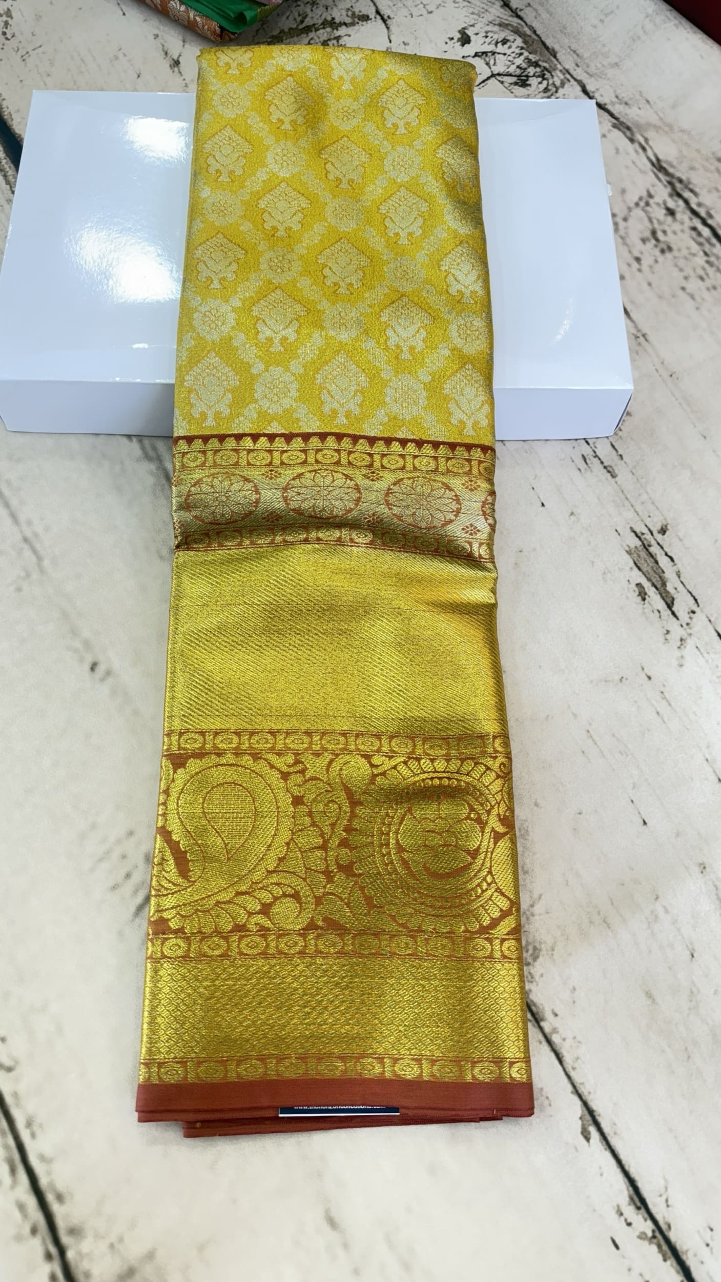 Semi Kanchi Pattu