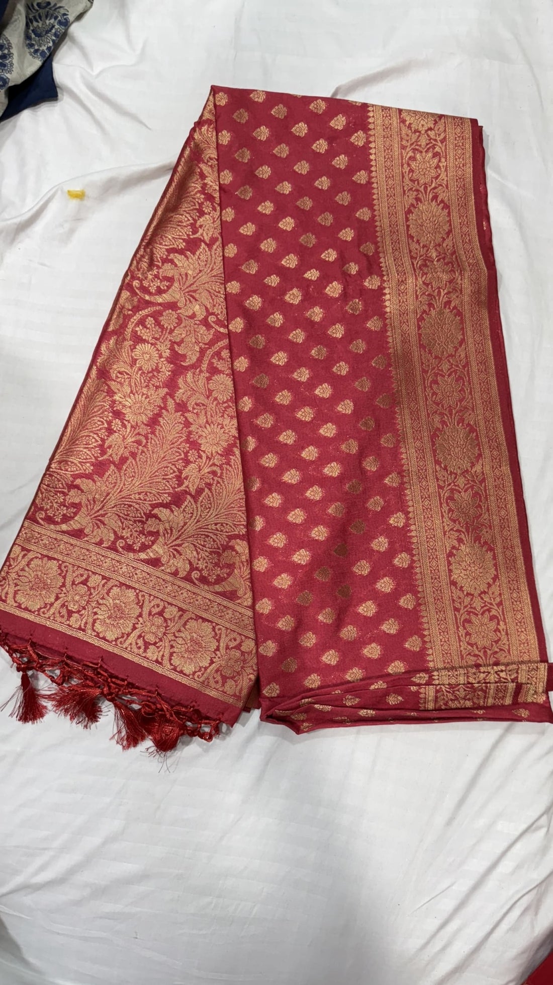 Banarasi Pattu