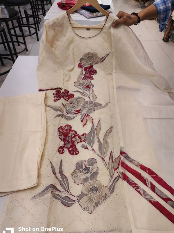 Hakooba dress with appliqué work