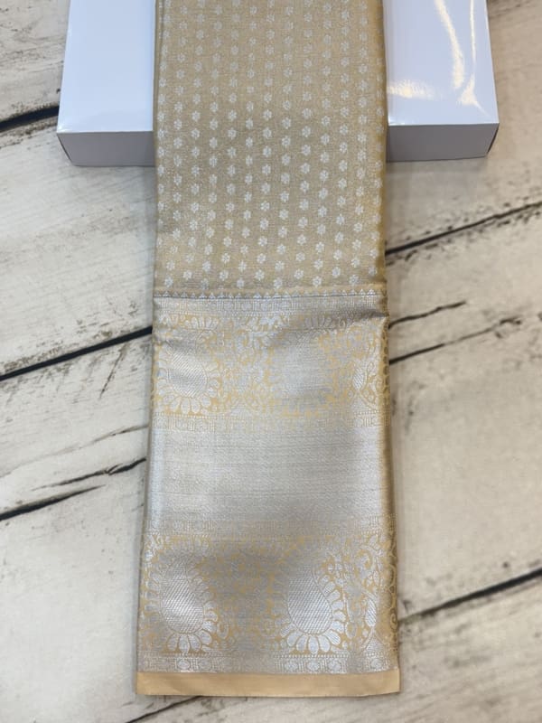 Semi Kanchi Pattu
