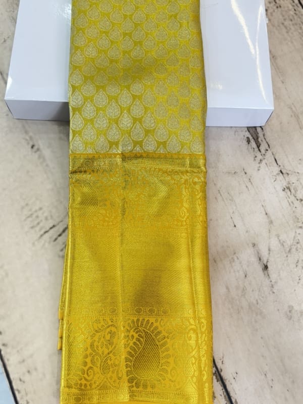 Semi Kanchi Pattu