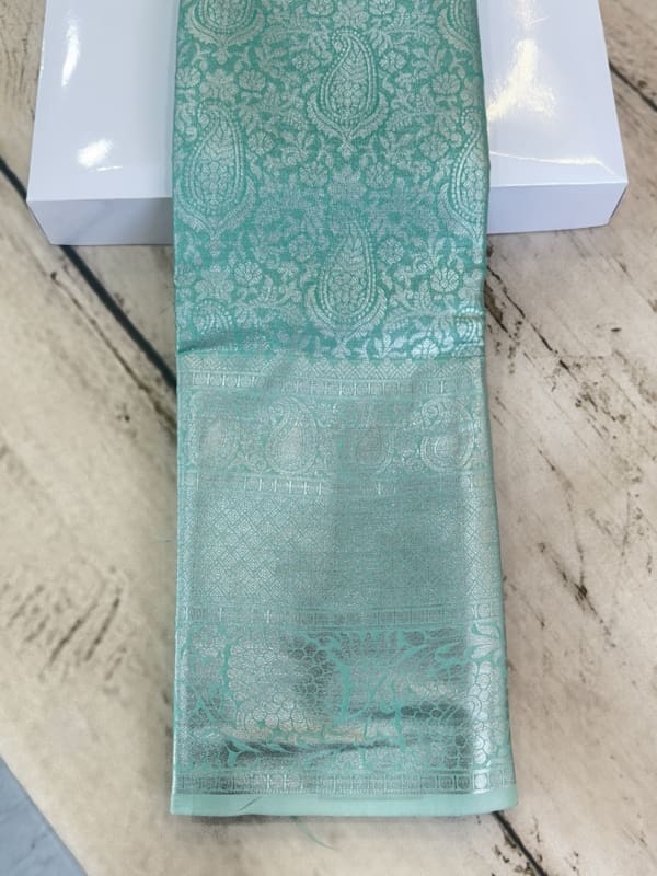 Semi Kanchi Pattu